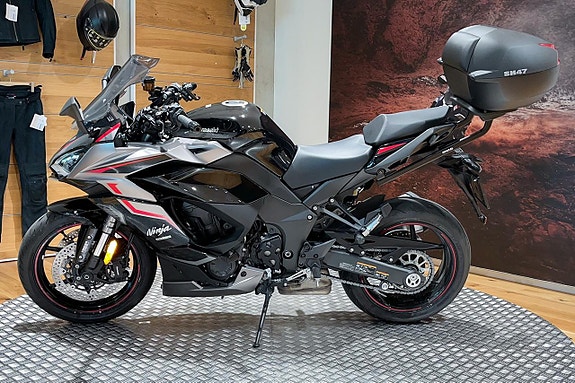 Kawasaki Ninja Z1000 SX |KTRC|KCMF|SHAD toppbox|Endast 243 mil| 2 of 5