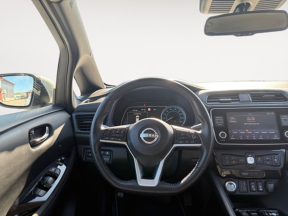 Nissan Leaf 12 of 17