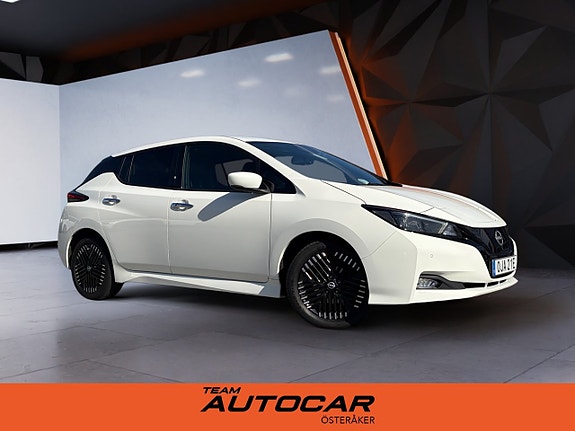 Nissan Leaf 2 of 17