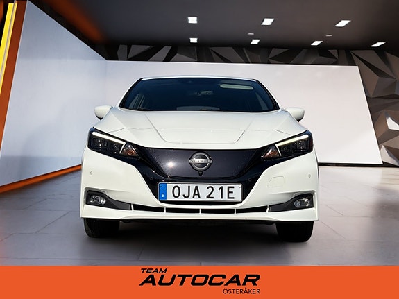 Nissan Leaf 3 of 17