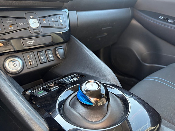 Nissan Leaf 17 of 17