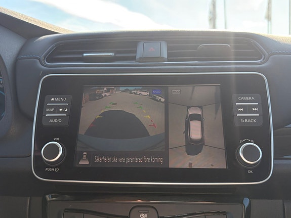 Nissan Leaf 14 of 17