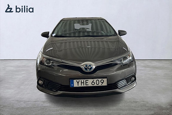 Toyota Auris 5 of 5