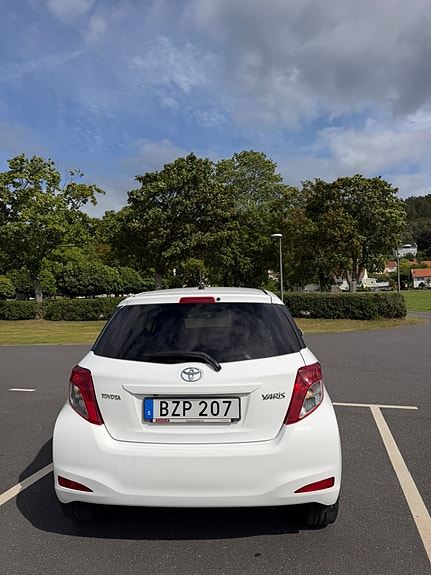 Toyota Yaris 5 of 5