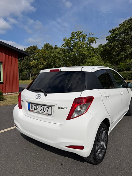 Toyota Yaris 6 of 13