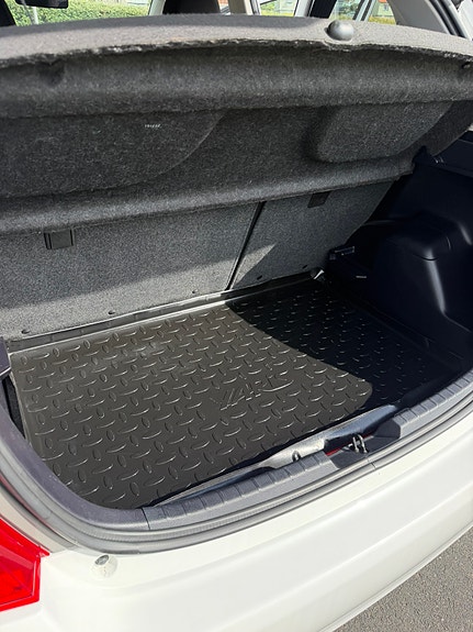 Toyota Yaris 10 of 13