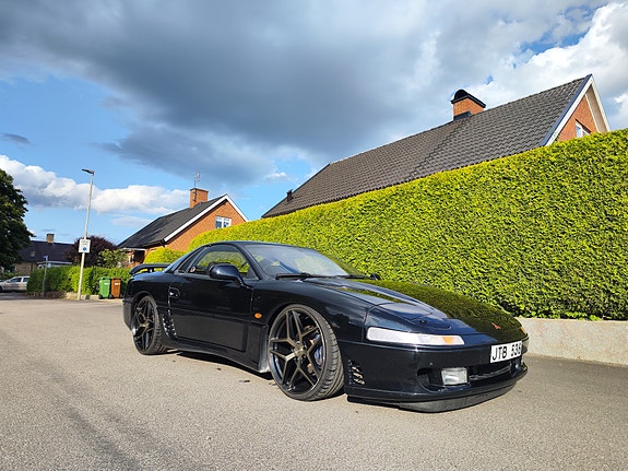 Mitsubishi 3000 gt 2 of 4