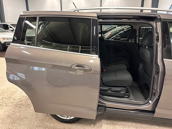 Ford Grand C-MAX 12 of 22