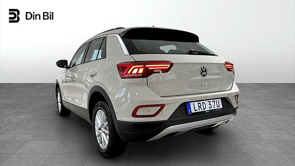 Volkswagen T-Roc 3 of 5