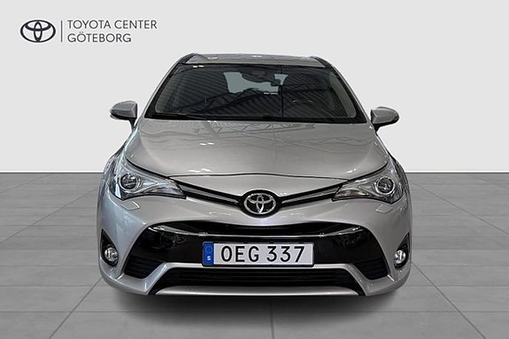 Toyota Avensis 5 of 5
