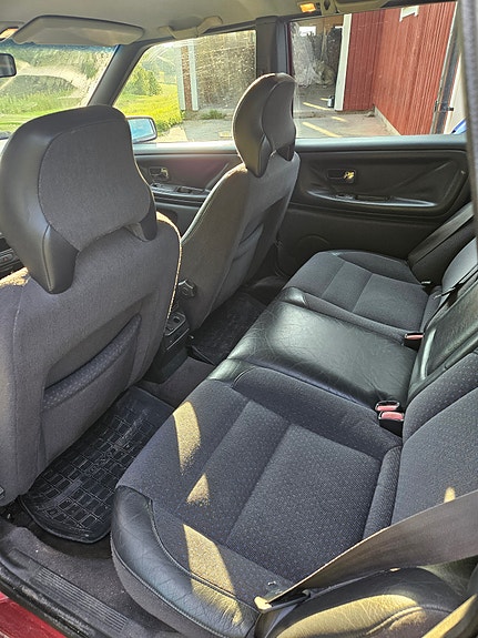 Volvo V70 10 of 11