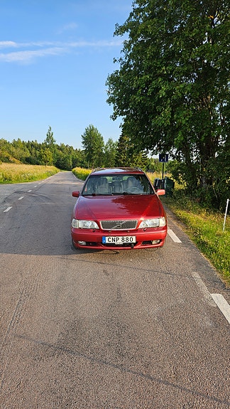 Volvo V70 6 of 11
