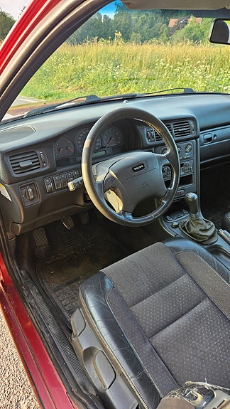 Volvo V70 7 of 11