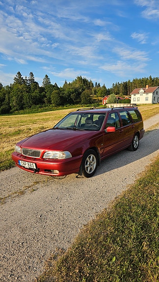 Volvo V70 5 of 11