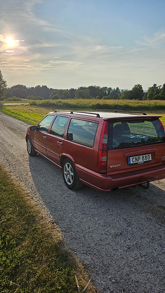 Volvo V70 4 of 11