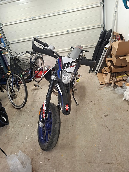Gilera Smt 50 drifting 3 of 6
