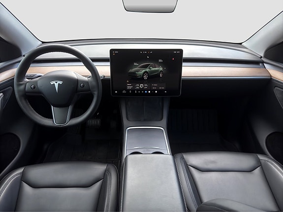 Tesla Model Y 11 of 18
