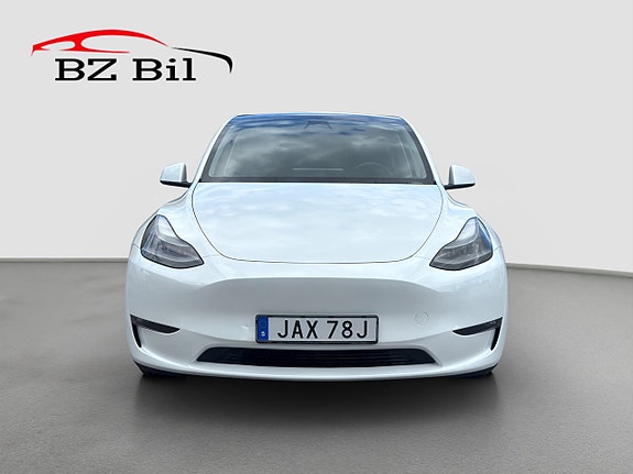 Tesla Model Y 2 of 5
