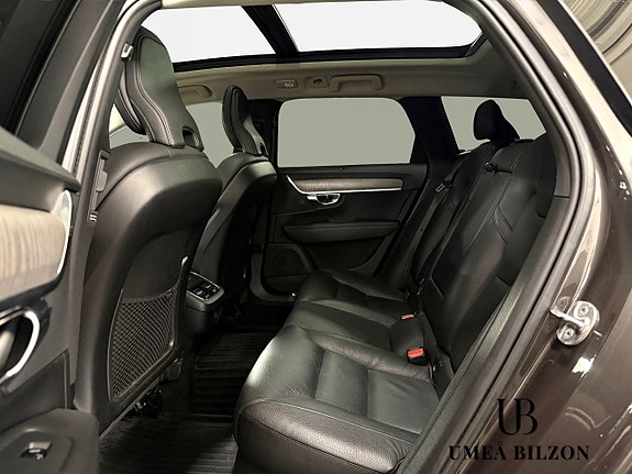Volvo V90 Cross Country 8 of 15