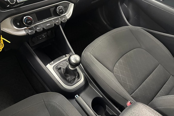 Kia Rio 13 of 18