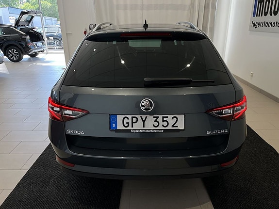 Skoda Superb 4 of 5