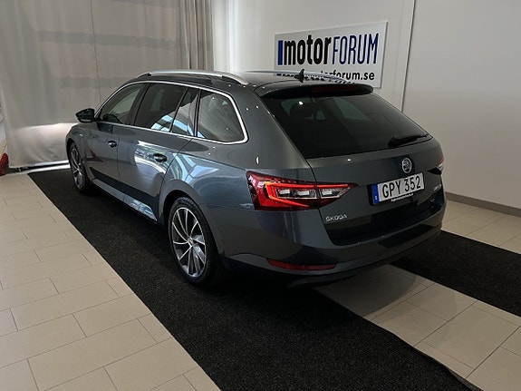 Skoda Superb 3 of 5