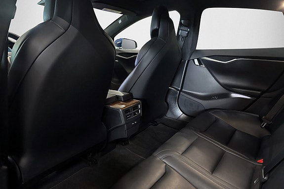 Tesla Model S 13 of 23
