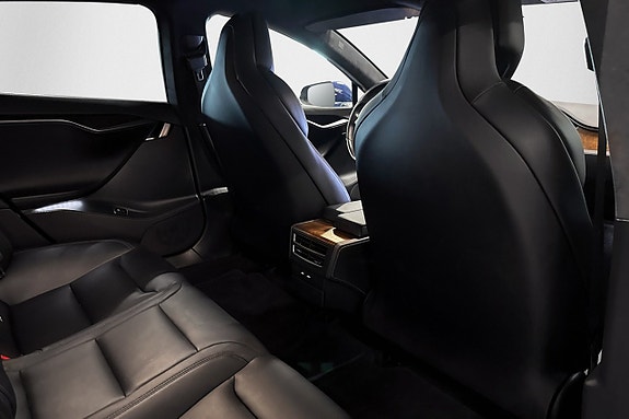 Tesla Model S 14 of 23