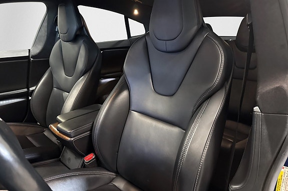 Tesla Model S 11 of 23