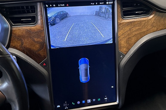 Tesla Model S 20 of 23