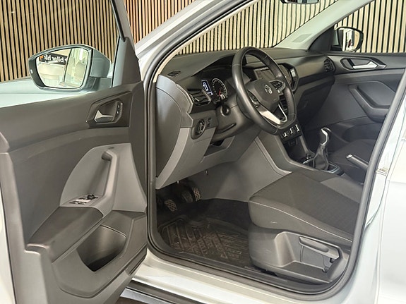 Volkswagen T-Cross 10 of 25