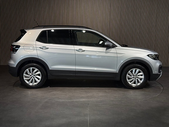 Volkswagen T-Cross 3 of 5