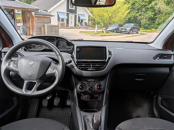 Peugeot 208 5 of 5