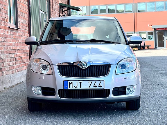 Skoda Fabia 2 of 5