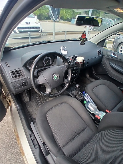 Skoda Fabia 2 of 4