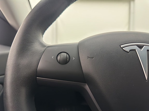 Tesla Model 3 16 of 30