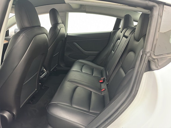 Tesla Model 3 29 of 30