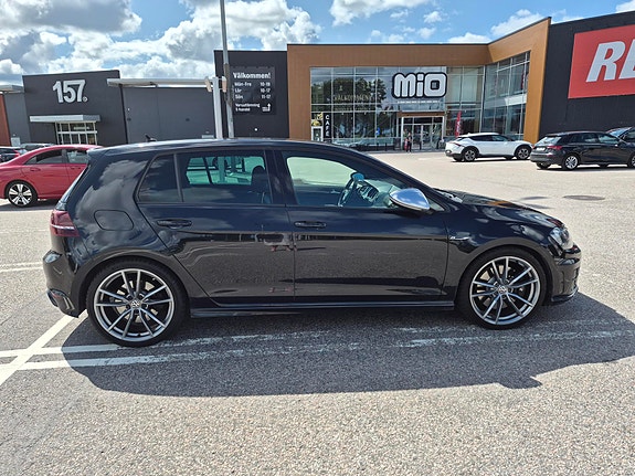 Volkswagen Golf VII 2 of 4