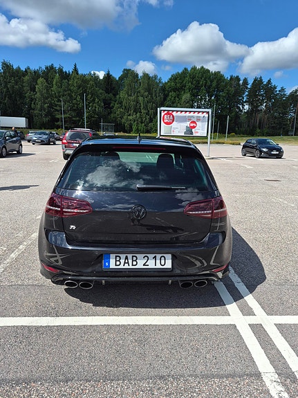Volkswagen Golf VII 3 of 4
