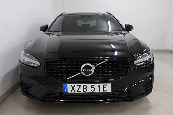 Volvo V90 2 of 5