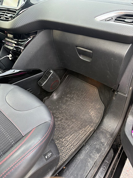 Peugeot 2008 12 of 15