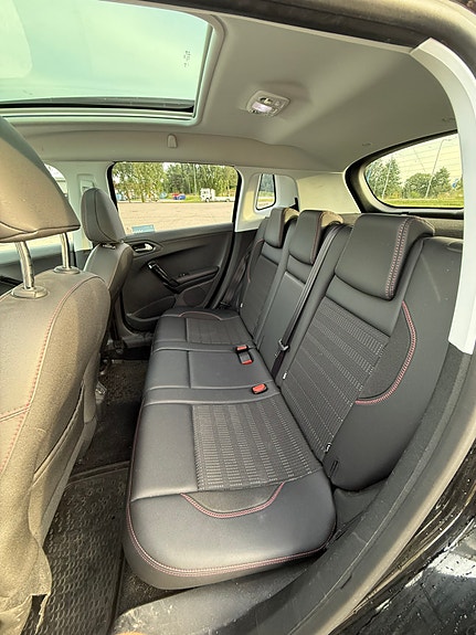 Peugeot 2008 9 of 15