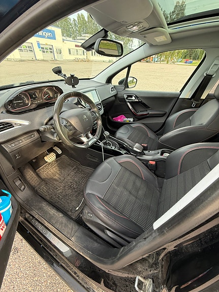 Peugeot 2008 5 of 5