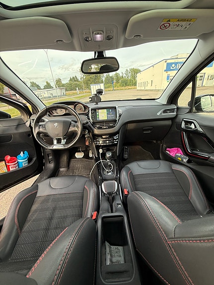 Peugeot 2008 8 of 15