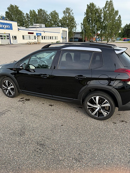 Peugeot 2008 3 of 5