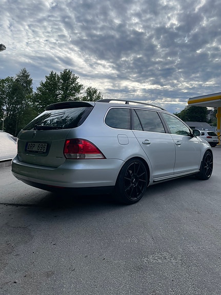 Volkswagen Golf V 4 of 5