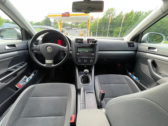 Volkswagen Golf V 5 of 5