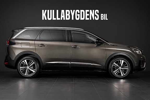 Peugeot 5008 2 of 5