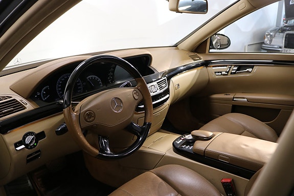 Mercedes-Benz S420 7 of 23