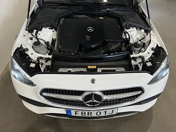 Mercedes-Benz C300 13 of 28